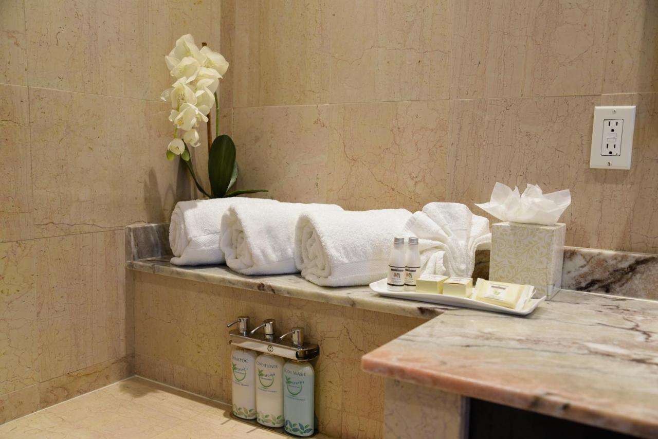 Princess Heights Luxury Condo Hotel Oyster Pond Екстериор снимка