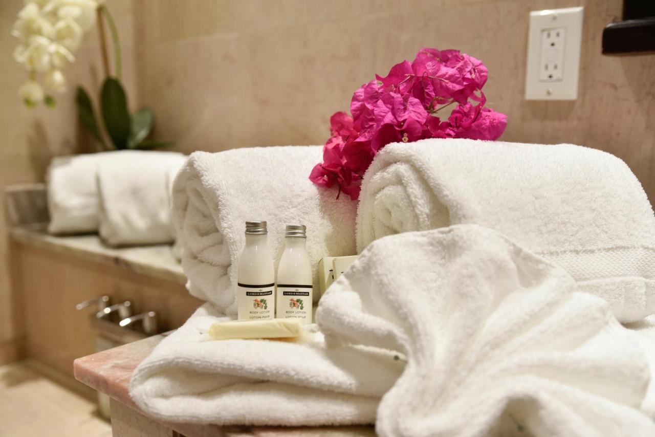 Princess Heights Luxury Condo Hotel Oyster Pond Екстериор снимка