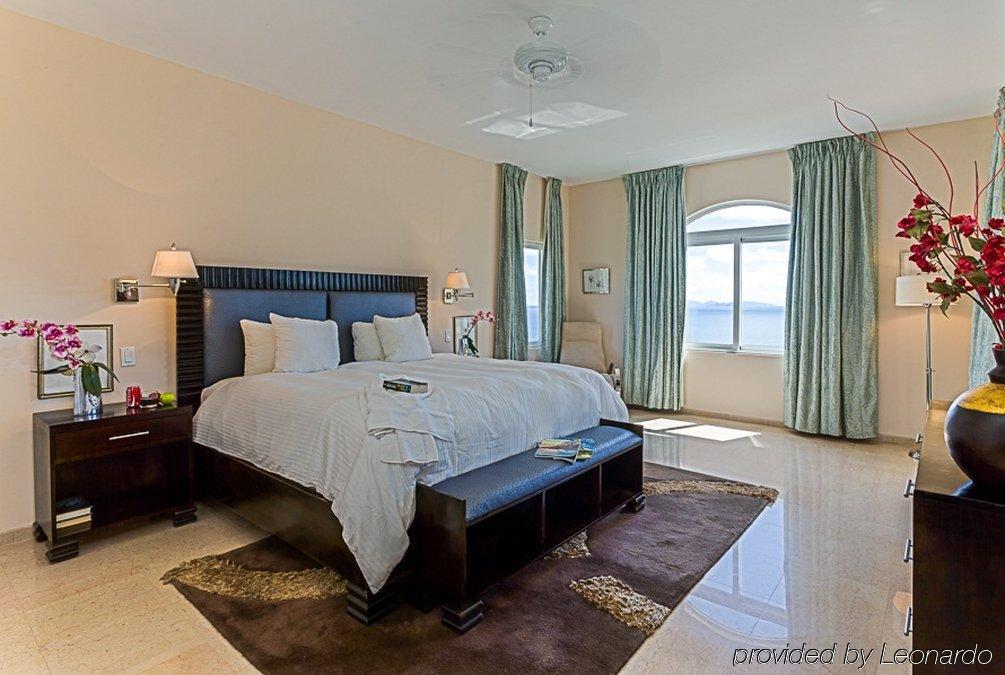 Princess Heights Luxury Condo Hotel Oyster Pond Екстериор снимка